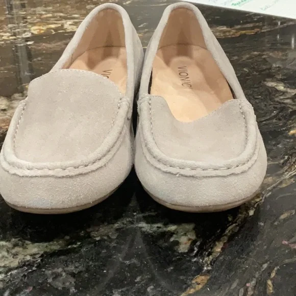 Vionic Debbie Women's Suede Loafers in Light Gray 8.5 - Picture 9 of 9